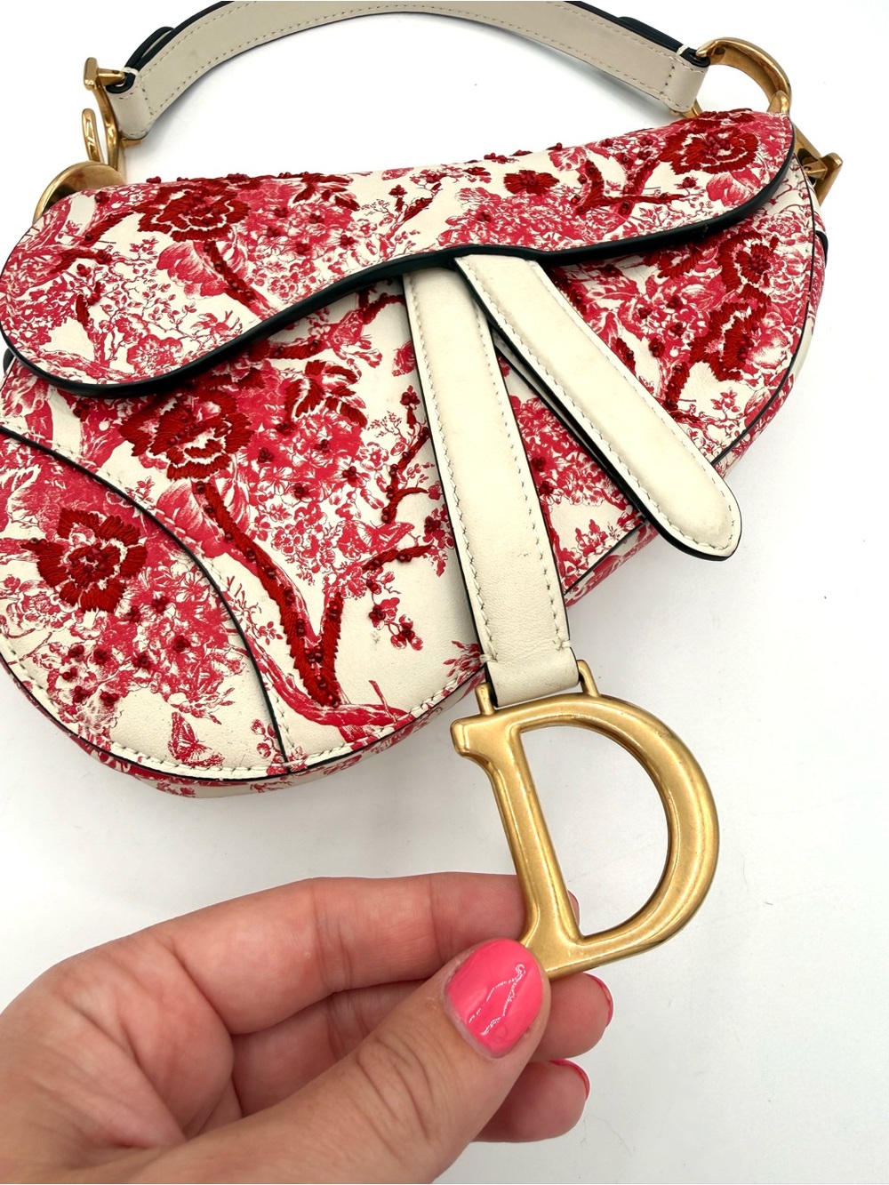 Dior Limited Edition Red and White Rose Beaded Embroidered Saddle Shoulder Bag - Picture 5 of 14